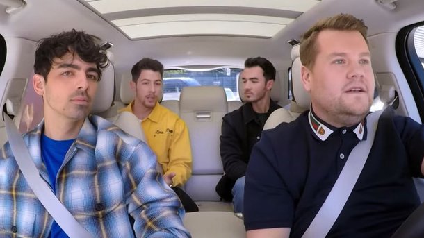 Jonas Brothers: ils chantent en live leur hit «Sucker» dans le «Carpool Karaoke» de James Corden