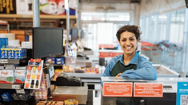 Les infos du Réveil Chérie : Une gagnante du loto offre les courses des clients