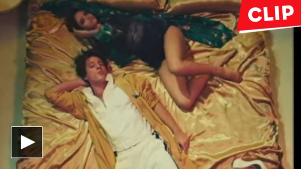 Charlie Puth dans l’attente d’une Kelhani sexy dans le clip de « Done For Me »