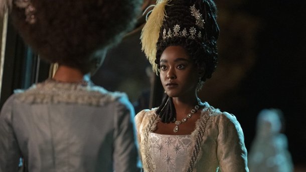 « La Chronique des Bridgerton » : Netflix dévoile de nouvelles images du spin-off « Queen Charlotte »