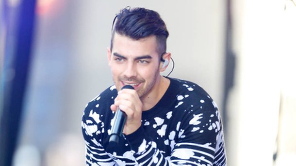 Joe Jonas : il veut tout contrôler!