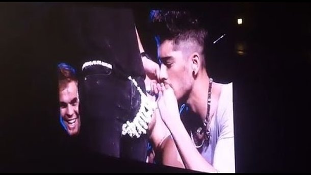 Harry Styles : en string sur scène...