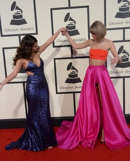 Selena Gomez et Taylor Swift sur le tapis rouge des Grammy Awards 2016