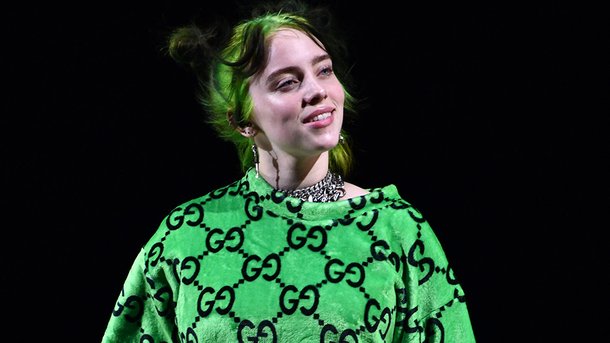 Billie Eilish: les photos du tournage de son prochain clip dévoilées