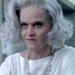 Katy Perry dans le clip "The One That Got Away"