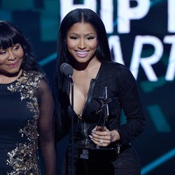 Nicki Minaj et sa mère lors de la cérémonie des Bet Awards 2015