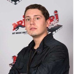 Cris Cab @ NRJ Music Tour de Paris - Photocall