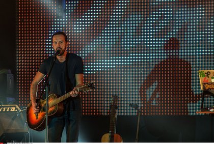 Gérald De Palmas chante "Une seule vie"