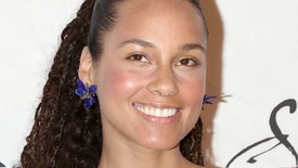 Alicia Keys et le «no make-up»: la routine soin du visage à lui piquer