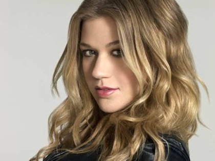 Kelly Clarkson : rien de neuf avant septembre.