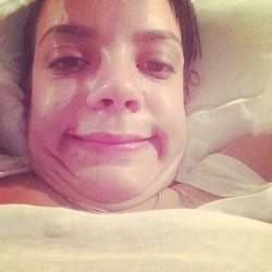 Elle confirme son extrême sens de l’autodersion avec le pire seflie du monde