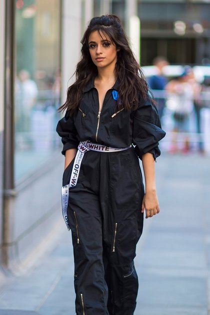 Camila Cabello : parfaite en combinaison