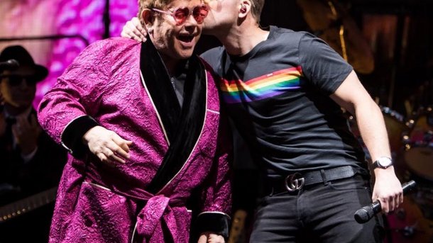[Video] Elton John et Taron Egerton, la star de Rocketman, en duo sur "My song"