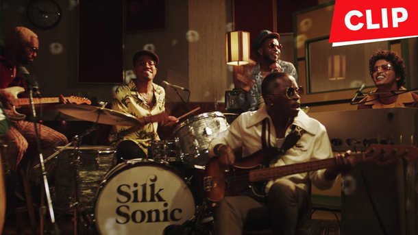 Bruno Mars revient avec Anderson. Paak et leur groupe Silk Sonic sur «Leave the Door Open»