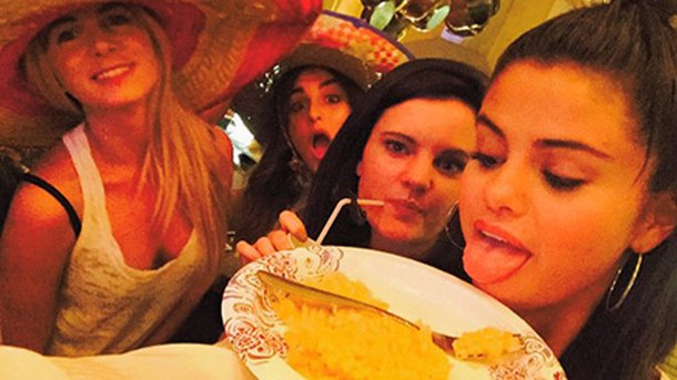Selena Gomez : soirée entre filles!