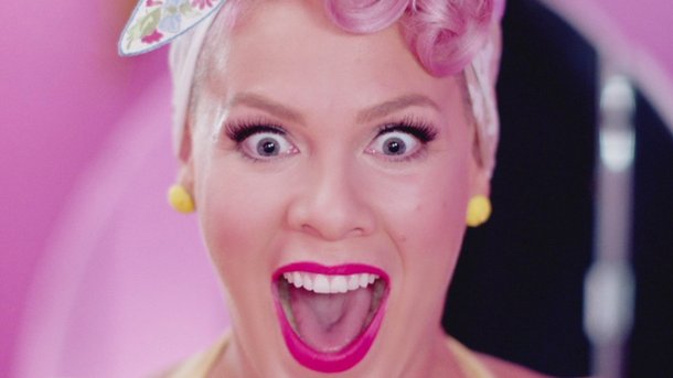 Pink : ses 3 clips les plus fous
