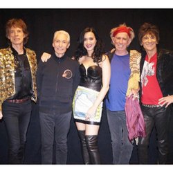 Katy Perry : merci de m'avoir laissé être la 5ième roue hier soir ! @TheRollingStones 