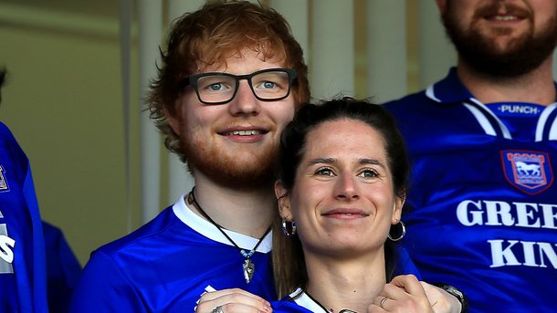 Ed Sheeran et Cherry Seaborn: d’ados amoureux à jeunes parents, chronologie de leur romance secrète