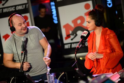Selena Gomez à Paris chez Cauet
