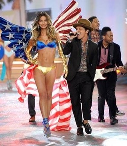 Bruno Mars au défilé Victoria's Secret