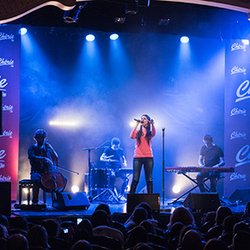 Concert Pop Love - Marina Kaye