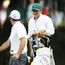 Niall Horan sur un parcours de golf