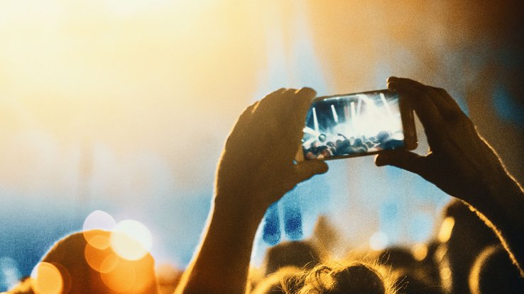 Les infos du Réveil Chérie : ce festival belge est le premier à interdire l’usage du téléphone