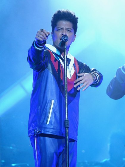 Bruno Mars, à la 59e cérémonie des Grammy Awards, le 12 janvier 2017, à Los Angeles
