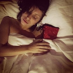 Lady Gaga: on est plus au Kansas. On est à Artpop. Rêvez en grand et battez vous pour ce en quoi vous croyez. Bonne nuit!