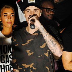 Justin Bieber dans un club de Miami