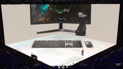 Le petit dock Samsung DeX transforme le Note 8 en PC d'appoint, compatible avec certains jeux en plein écran