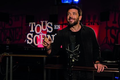Tous en Scène: Patrick Bruel double Buster Moon
