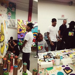 Chris Brown : 10 heures à peindre pour mon meilleur pote et son oeuvre caritative aujourd'hui à Miami:)