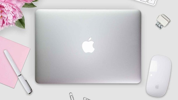 Les infos du Réveil Chérie : Elle s’appelle Siri… et demande un Macbook gratuit à Apple