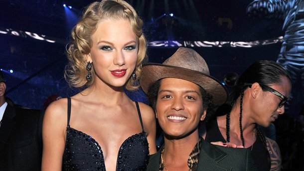Bruno Mars: comment a-t-il détrôné Taylor Swift avec "Uptown Funk"?