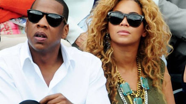 JAY-Z fait chanter ses fans pour l'anniversaire de Beyoncé