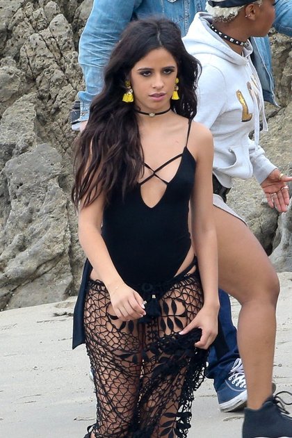 Lauren Jauregui et Ally Brooke des Fifth Harmony à Malibu sur le tournage du clip de "All In My Head"