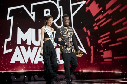 Iris Mittenaere (Miss France 2016) et Black M - Cérémonie NRJ Music Awards 2016