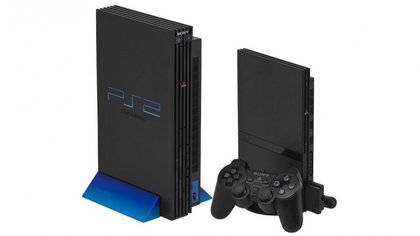 La PS2 (2000) et la PS2 Slim (2004)