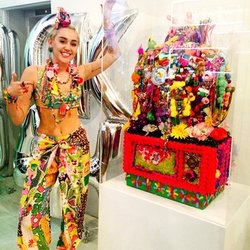 Miley Cyrus : sa collection pour Jeremy Scott !