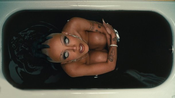 Doja Cat lâche ses « Demons » dans son nouveau clip