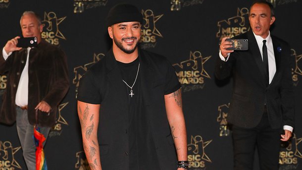 Slimane fait un très beau cadeau à ses parents