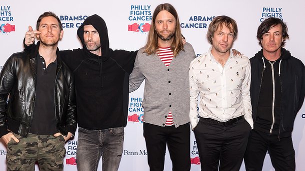 Maroon 5 fait don de 500 000$ à une association pour les enfants avant le Super-Bowl