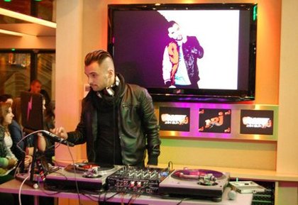 Jeudi 6 Décembre avec DJ D-Bass