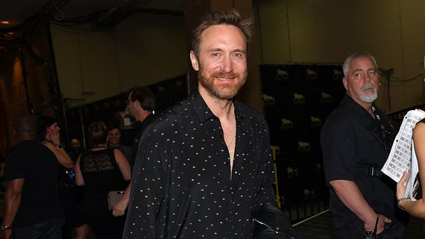 David Guetta torse nu enflamme la Toile!