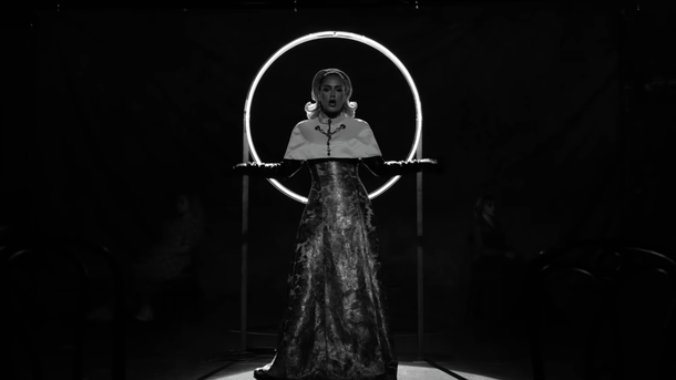 Adele majestueuse dans le clip de «Oh My God»