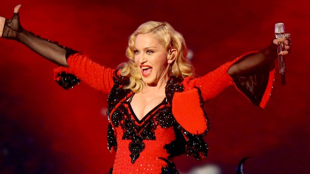 Madonna réalisatrice de son biopic: elle donne des détails