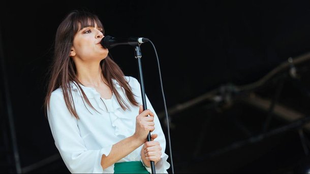 Clara Luciani : pourquoi le titre "Sainte-Victoire" pour son 1er album ?