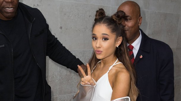Ariana Grande lance sa propre expression tendance sur les réseaux sociaux