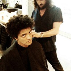 Bruno Mars : on coupe !!!!! Da homie @themensgroomer 